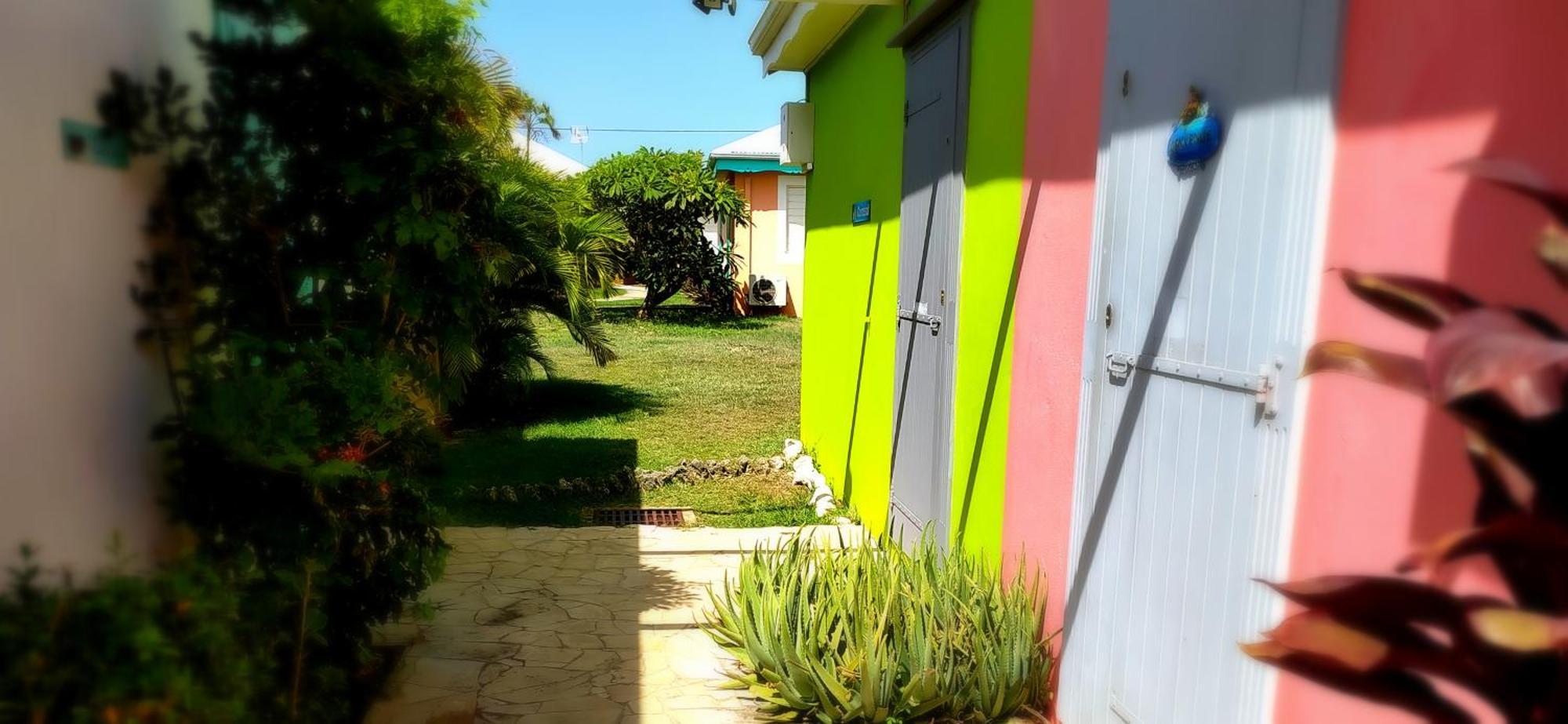 Bungalow La Papaye Bleue Residence Acces Piscine & Plage Saint-Francois  Exterior photo